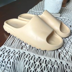 Yeezy slide pure (reps)